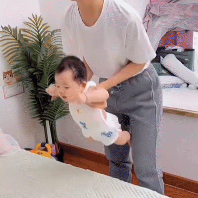 (50% OFF) Glowing 360 Degree Acrobatic Monkey Toy