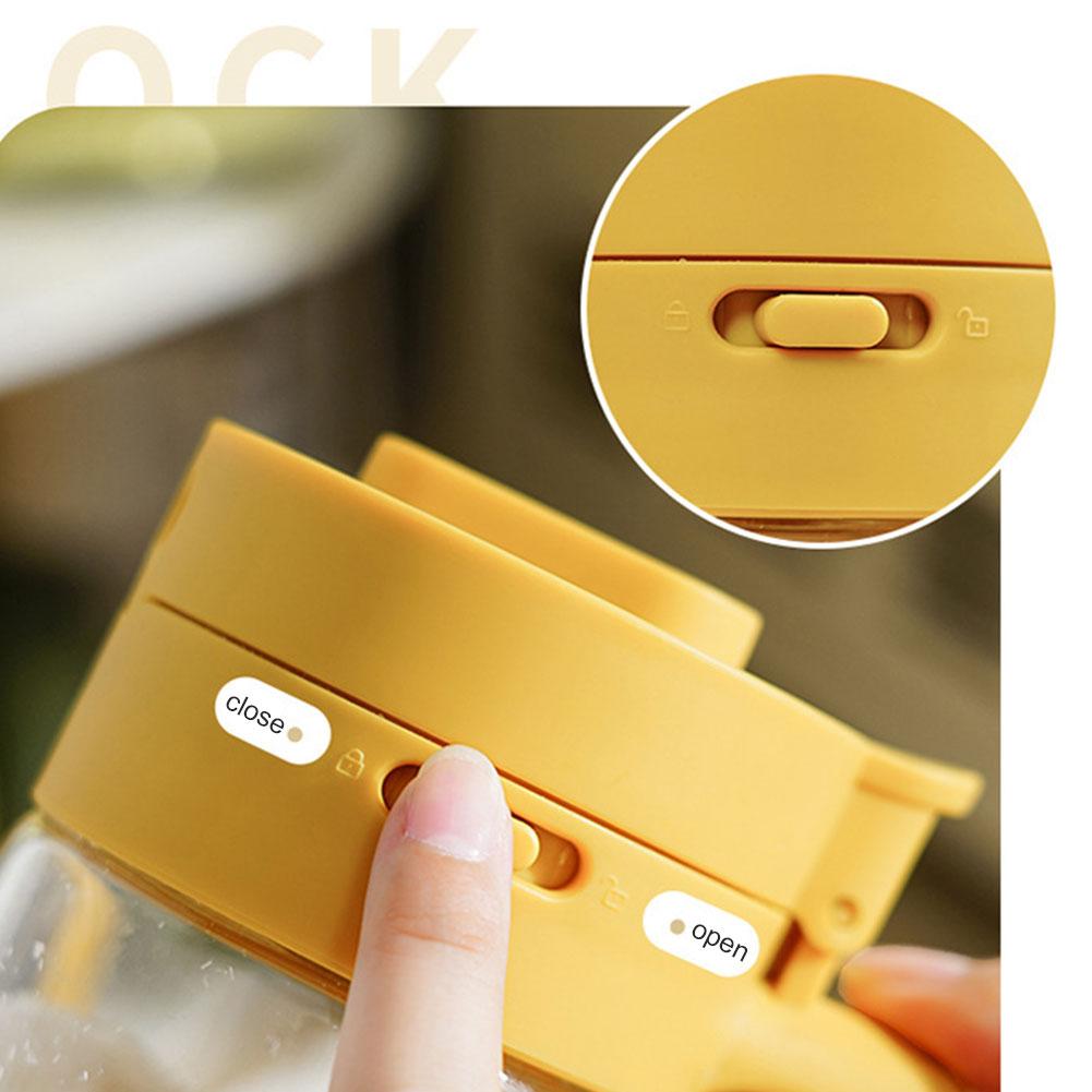 (30% sleva) High quality shatterproof glass spice jar, with separate moisture-proof spoon compartment